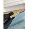 constance19-040