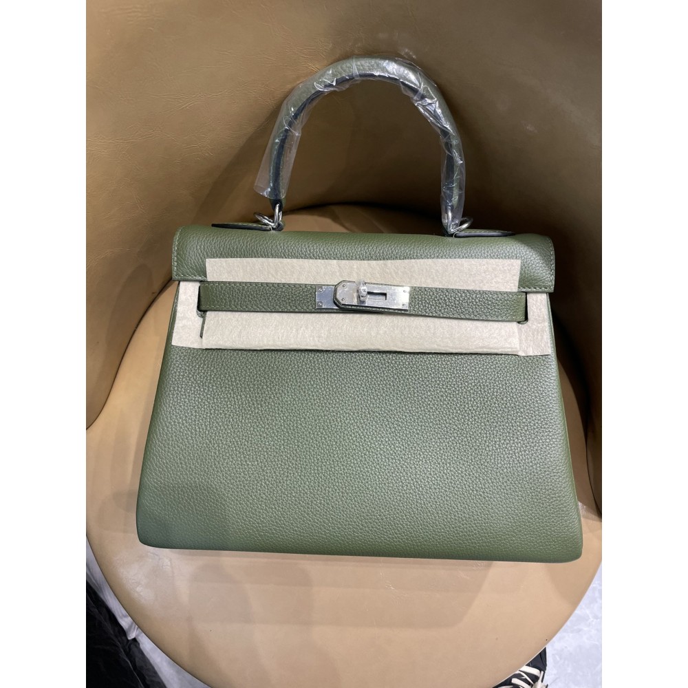 Kelly32-021