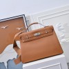 Kelly42-004