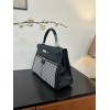 kelly-lakis28-007